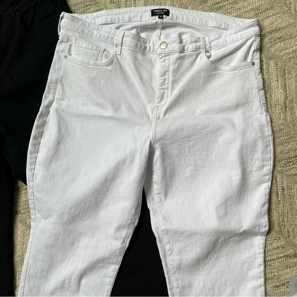 NYDJ Bundle of Two Pairs White Black Curves 360 Denim Pants Jeans Casual - Picture 2 of 12